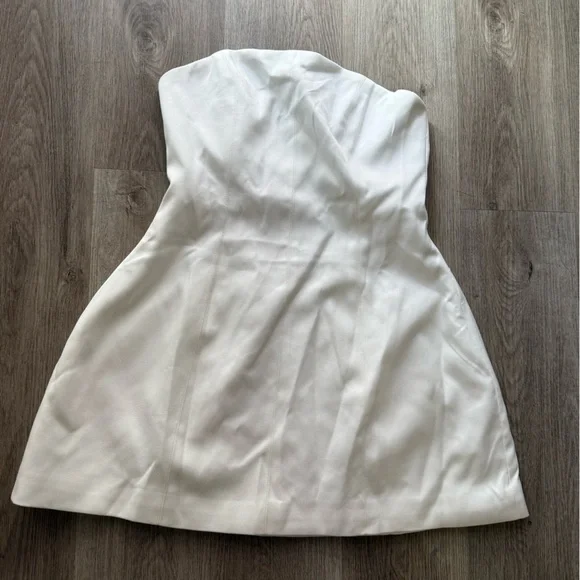 elliatt geranium white strapless tulip shaped bridal mini dress size large  NEw